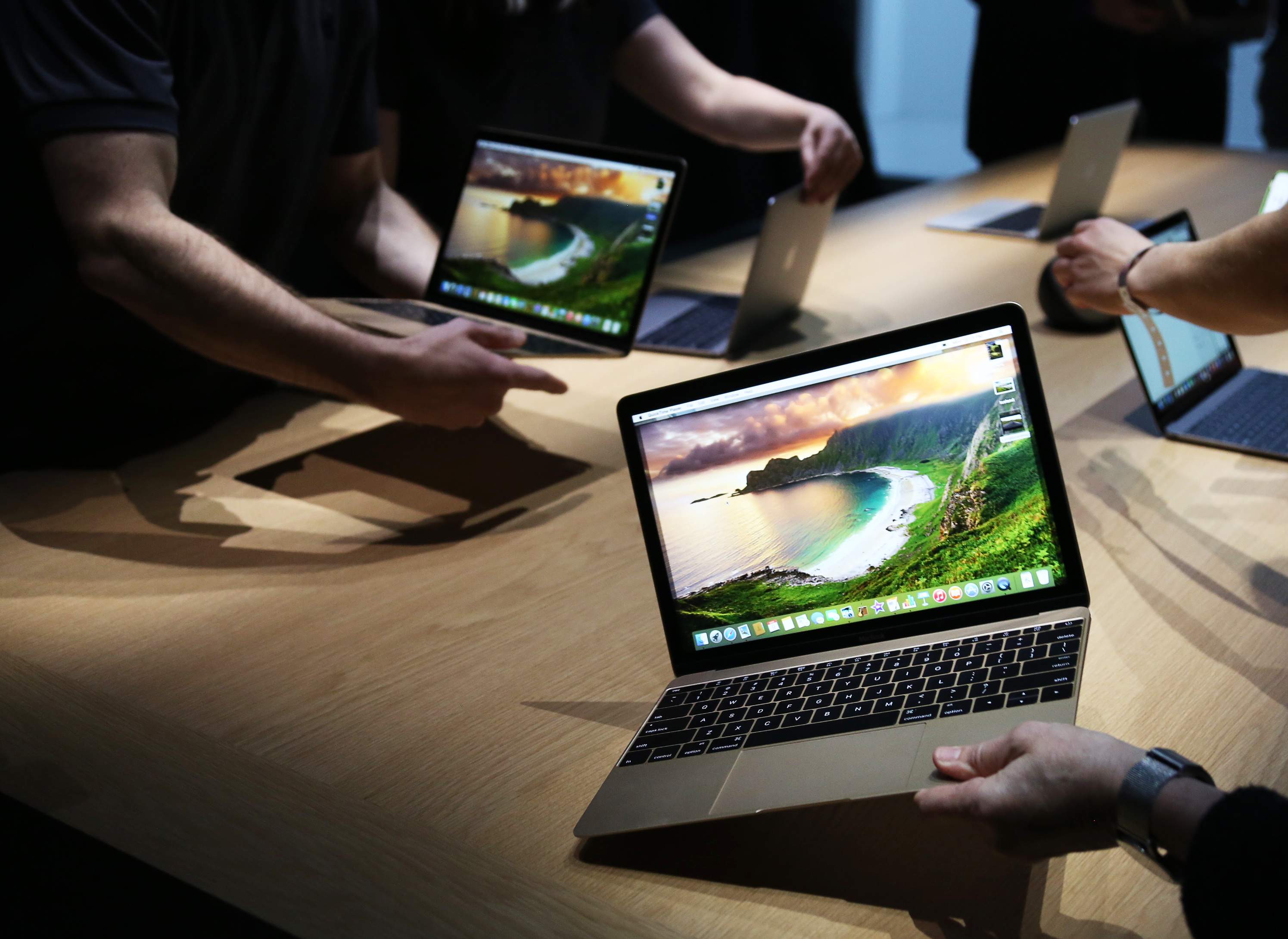 JUAL BELI MacBook Jakarta JUAL BELI MacBook Jakarta